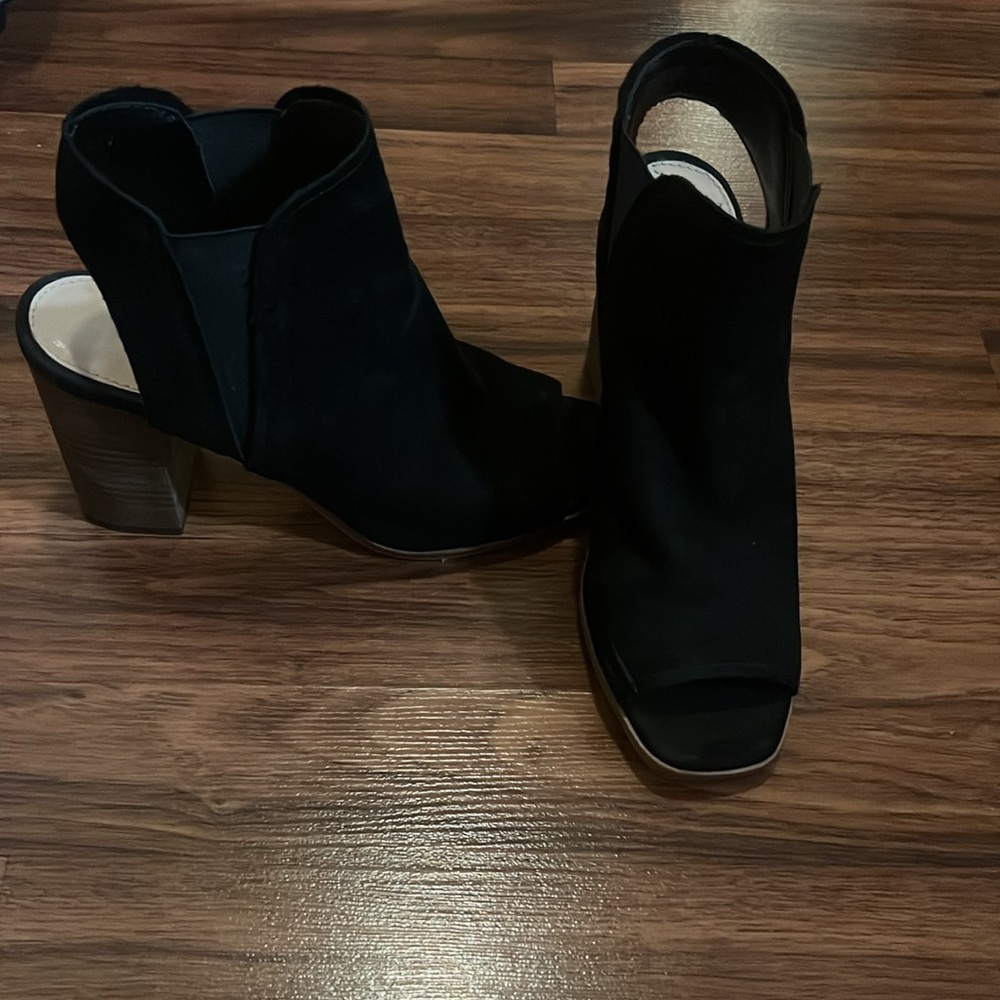Alo black booties